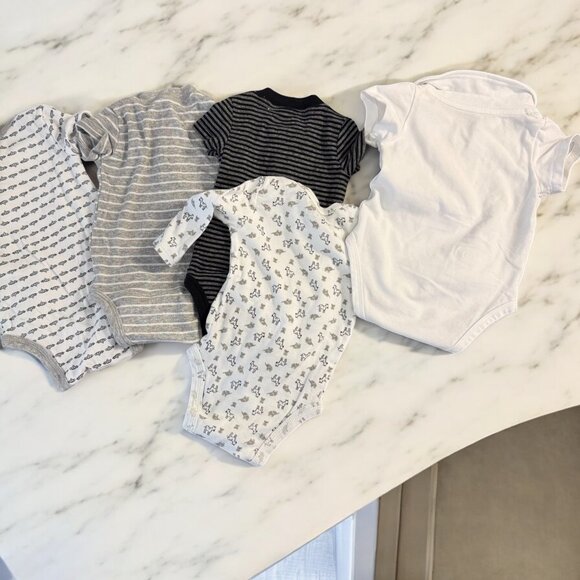 Baby Clothes Bundle Size 0-3 Months Footies Bodysuits Outfits Sets Tops Bottoms - Picture 9 of 16